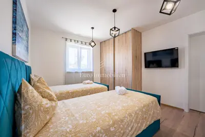 Kuća 184 m², Dobrinj - bazen i terasa - 20