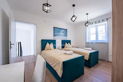 Kuća 184 m², Dobrinj - bazen i terasa - 21