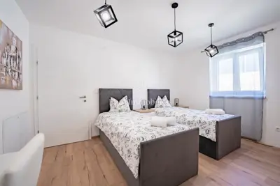 Kuća 184 m², Dobrinj - bazen i terasa - 18