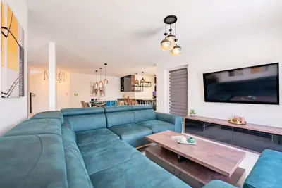 Kuća 184 m², Dobrinj - bazen i terasa - 15