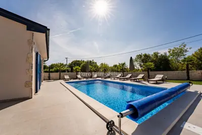 Kuća 184 m², Dobrinj - bazen i terasa - 5