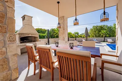Kuća 184 m², Dobrinj - bazen i terasa - 7