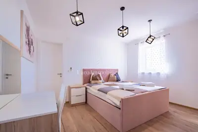 Kuća 184 m², Dobrinj - bazen i terasa - 22