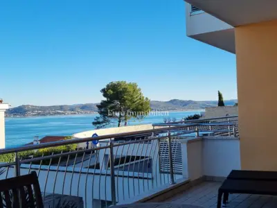 Stan 119 m², Crveni Vrh - 130 m od mora i terasa 21 m²