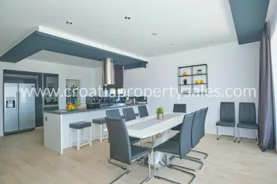 Haus, Kaštela, 324 m², 1 500 000 € - 16