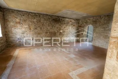 Villa 350 m², Tribunj by the waterfront - first row to the sea - 14