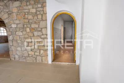 Villa 350 m², Tribunj by the waterfront - first row to the sea - 15