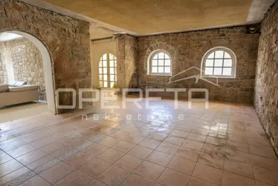 Villa 350 m², Tribunj by the waterfront - first row to the sea - 16