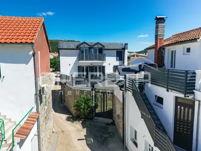 Villa 350 m², Tribunj by the waterfront - first row to the sea - 3
