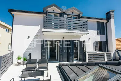 Villa 350 m², Tribunj an der Uferpromenade - erste Reihe zum Meer