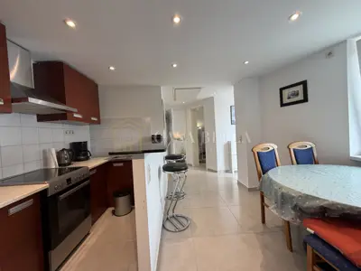Wohnung 42 m², Jadranovo - Dachgeschoss und überdachter Balkon