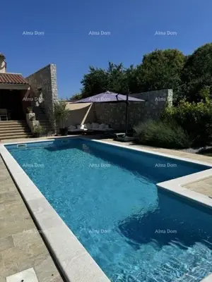 House for sale in Raša, 137 m²