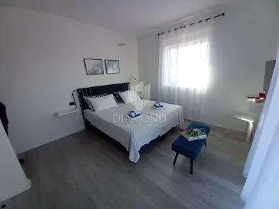 Kuća 125 m², Marčana okolica - bazen i terasa - 12
