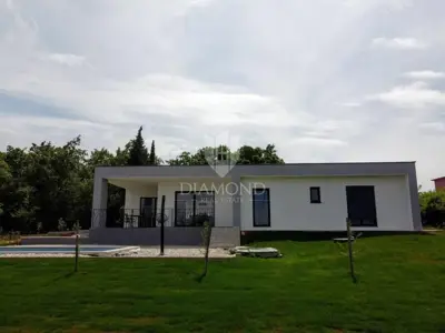 Kuća 125 m², Marčana okolica - bazen i terasa - 14