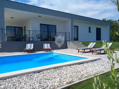 Kuća 125 m², Marčana okolica - bazen i terasa - 3
