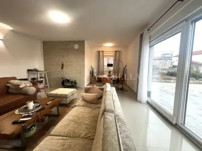 Haus zum Kauf in Zamet, 240 m² - 15