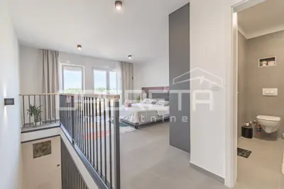 Stan 123 m², Novigrad - miran dio blizu centra i mora - 12