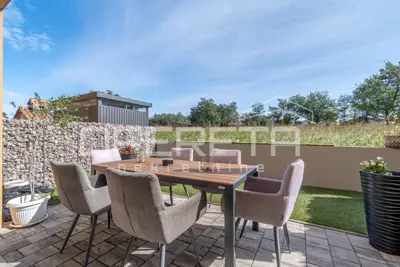 Stan 123 m², Novigrad - miran dio blizu centra i mora - 16