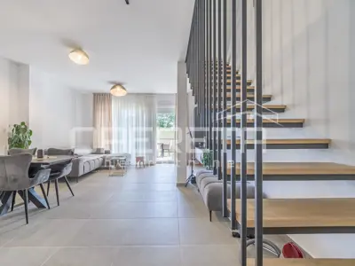 Stan 123 m², Novigrad - miran dio blizu centra i mora - 3