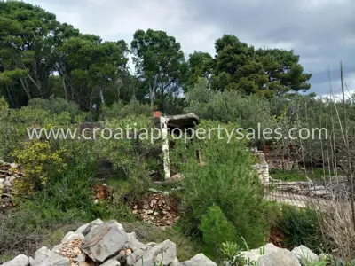 Građevinsko zemljište 380 m², otok Brač - 300 m od mora - 7