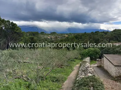 Građevinsko zemljište 380 m², otok Brač - 300 m od mora - 5