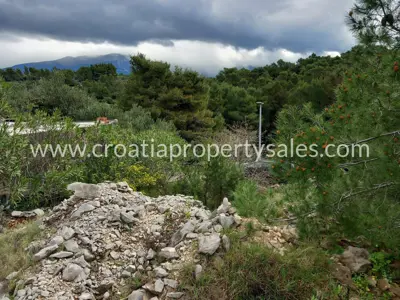 Građevinsko zemljište 380 m², otok Brač - 300 m od mora - 2