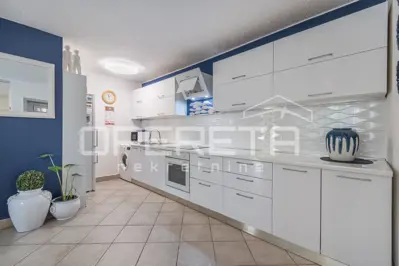 PULA - VELI VRH - Kuća sa dodatnim apartmanom