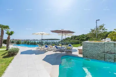 Vila u Medulinu, uz more i 8 apartmana - 6