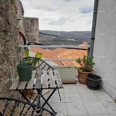 Haus in Motovun, 4 Etagen und zwei Apartments