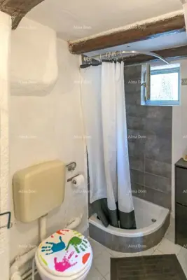 Kuća u Motovunu, 4 etaže i dva apartmana - 11