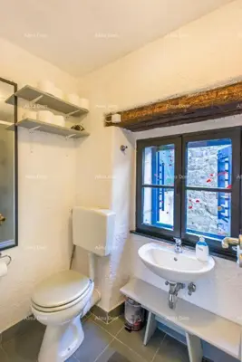 Kuća u Motovunu, 4 etaže i dva apartmana - 12