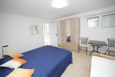 Kuća 375 m², Supetar - idealna za turističku djelatnost - 14