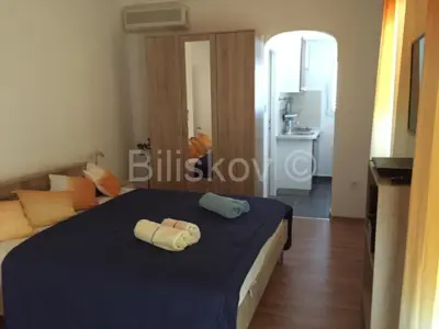 Kuća 375 m², Supetar - idealna za turističku djelatnost - 10