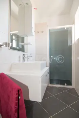 Kuća 375 m², Supetar - idealna za turističku djelatnost - 15