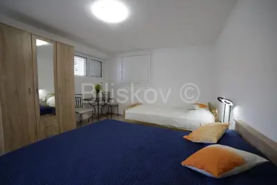 Kuća 375 m², Supetar - idealna za turističku djelatnost - 12