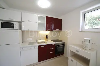 Kuća 375 m², Supetar - idealna za turističku djelatnost - 17