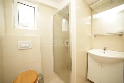 Haus 375 m², Supetar - ideal für touristische Tätigkeit - 19
