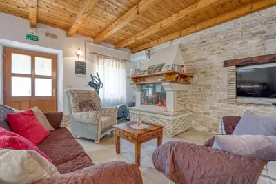 House 145 m², Marčana - pool and landscaped yard - 9