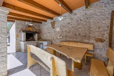 House 145 m², Marčana - pool and landscaped yard - 8