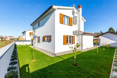 Haus 145 m², Šikići, in der Nähe des Zentrums und des Meeres