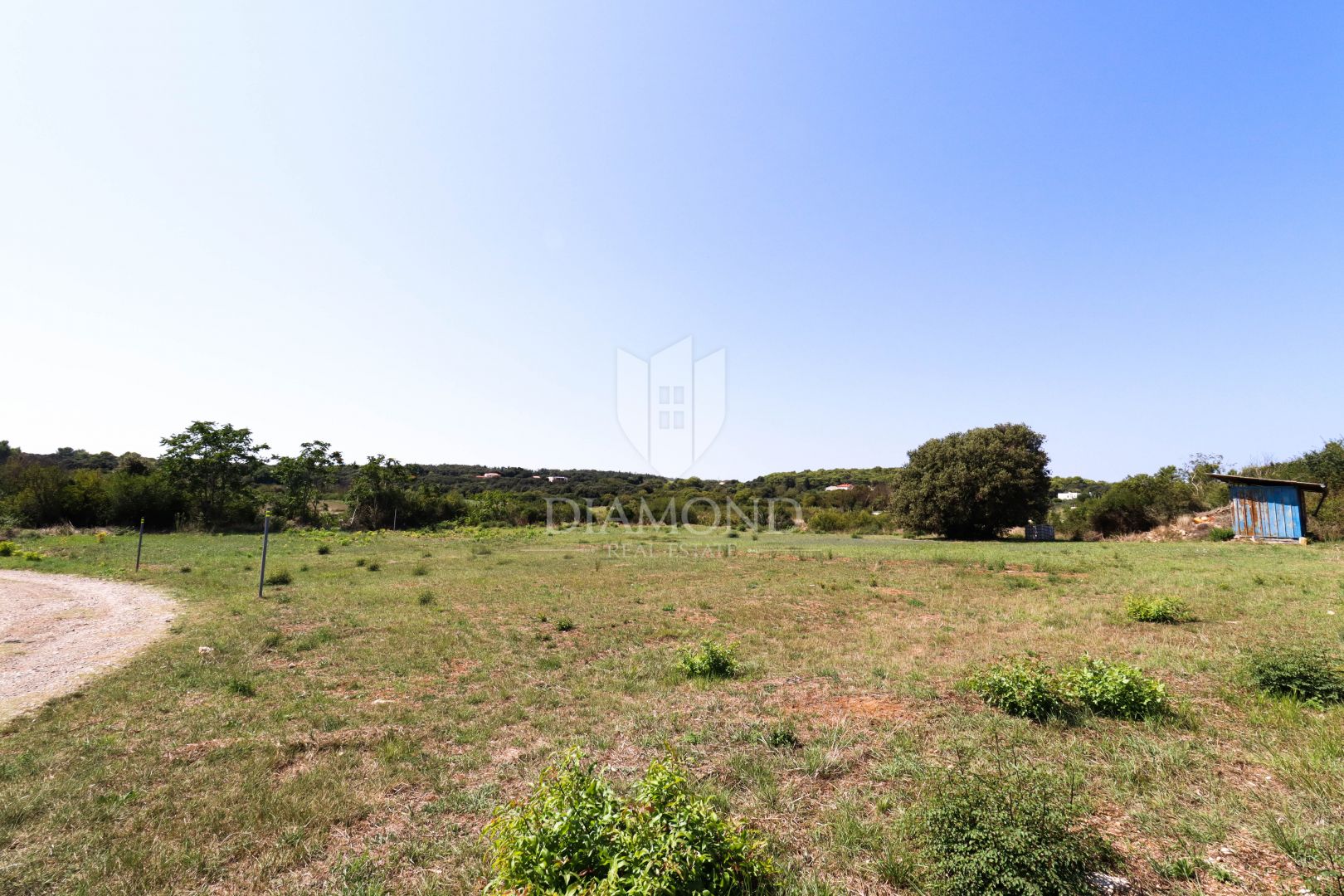 Building land 2,407 m², Štinjan - near the center of Pula