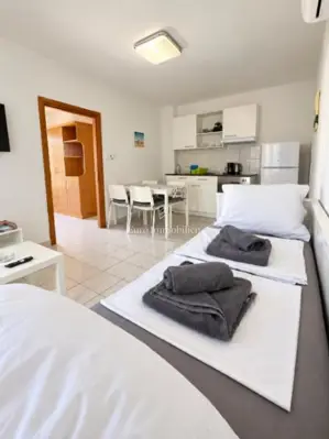 House 233 m², Novalja - 5 apartments and pool - 6