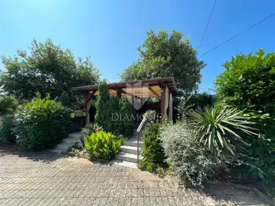 Apartment 37 m², Malinska - Terrasse und Grill