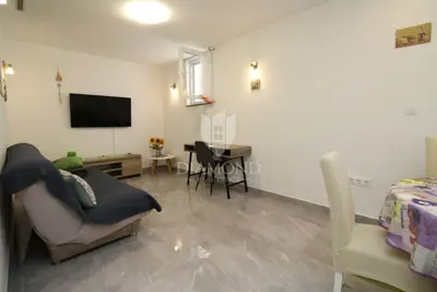 Apartment 37 m², Malinska - Terrasse und Grill - 6