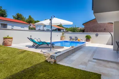 Kuća 170 m², Medulin - bazen i 550 m do mora - 2