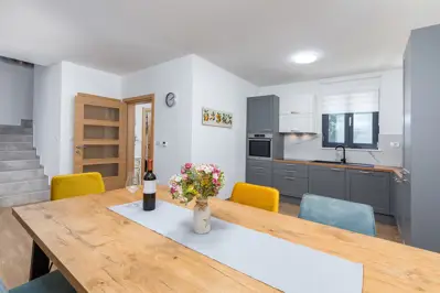 Kuća 170 m², Medulin - bazen i 550 m do mora - 14