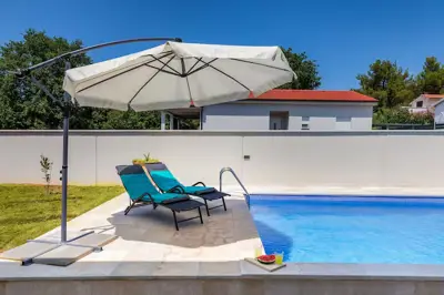 Kuća 170 m², Medulin - bazen i 550 m do mora - 4