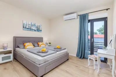 Kuća 170 m², Medulin - bazen i 550 m do mora - 20