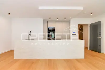 Wohnung zur Miete in Centar, 150 m²