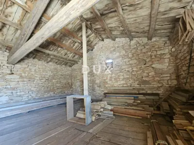 Steinhaus 55 m², Divšići - zur Renovierung